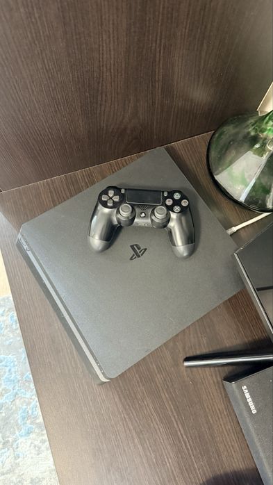 Playstation 4 slim doua joystickuri Fifa 23