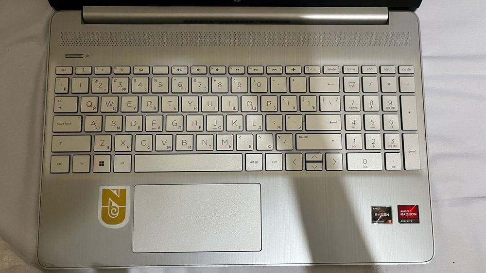 Ноутбук HP 15s-eq2093ur