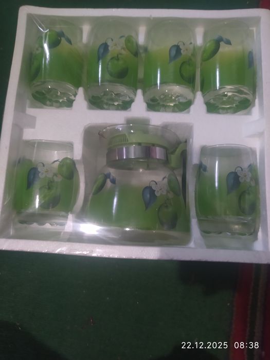 Продам набор. Графин и 6 стаканов.