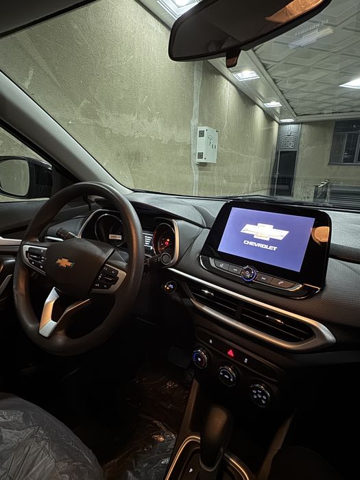 Tracker LTZ qora