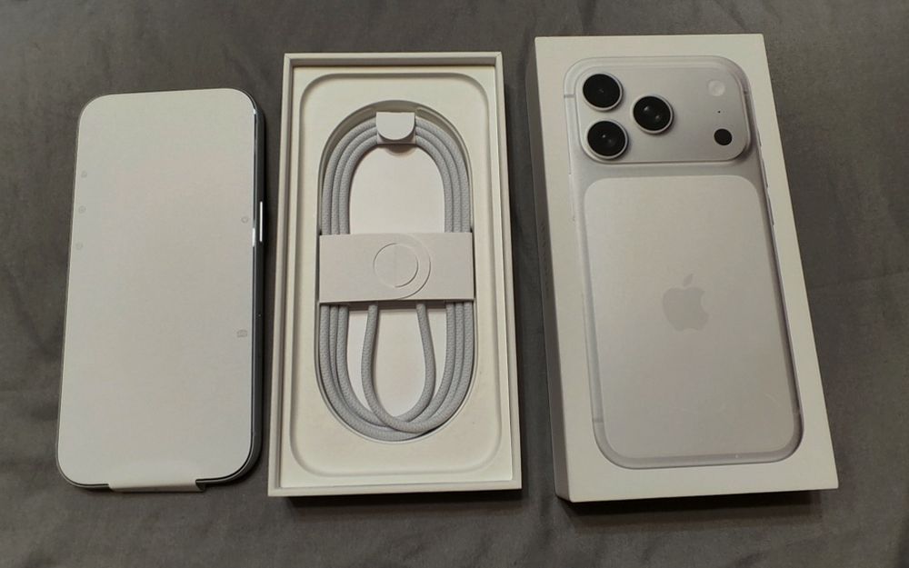 iPhone 17 pro, 256GB, Silver
