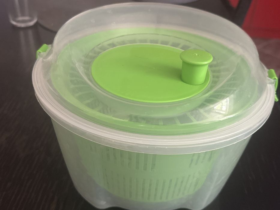 Aparat uscare salata