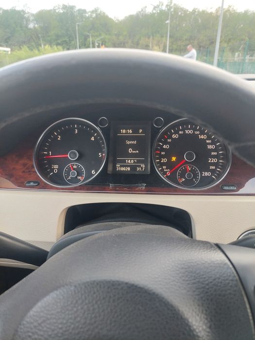 Vând Volkswagen Passat CC