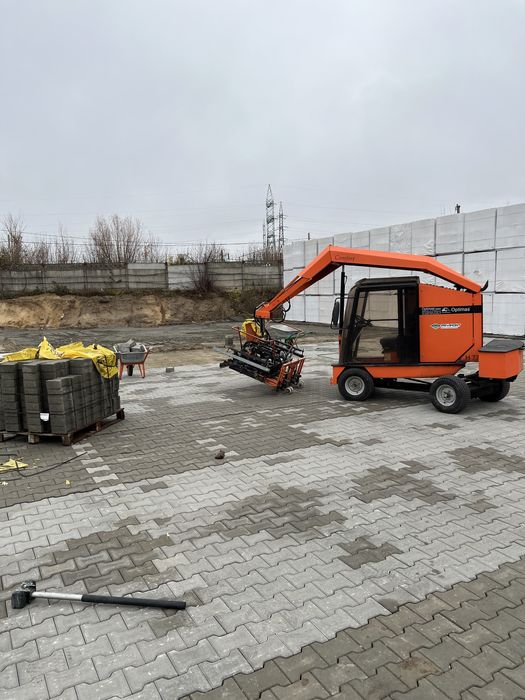 Masina montaj pavaj mecanizat OPTIMAS, 2880 ore, stare perfecta