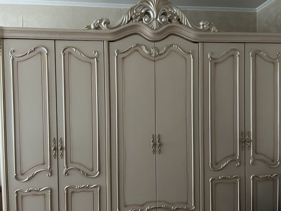 Спальный гарнитур