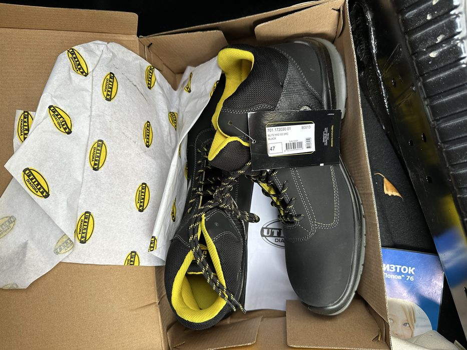 Работни обувки чисто нови 4 чифта !