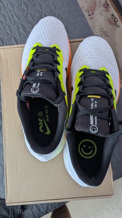 Nike Air Winflo 10 white/black-volt-lazer orange