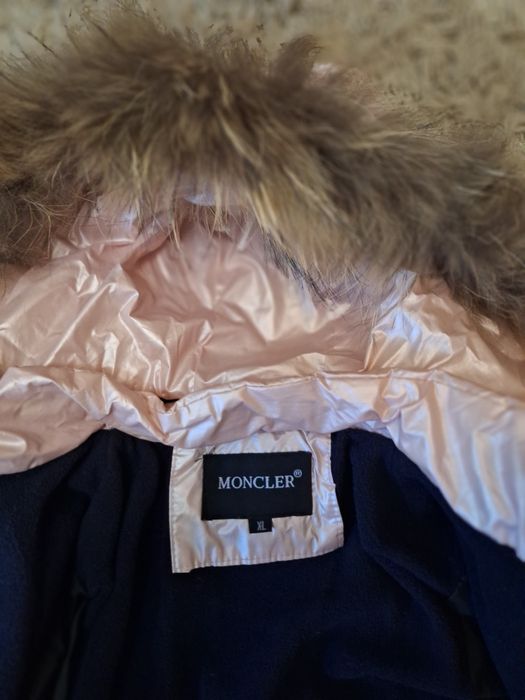 Стильная зимняя куртка Moncler