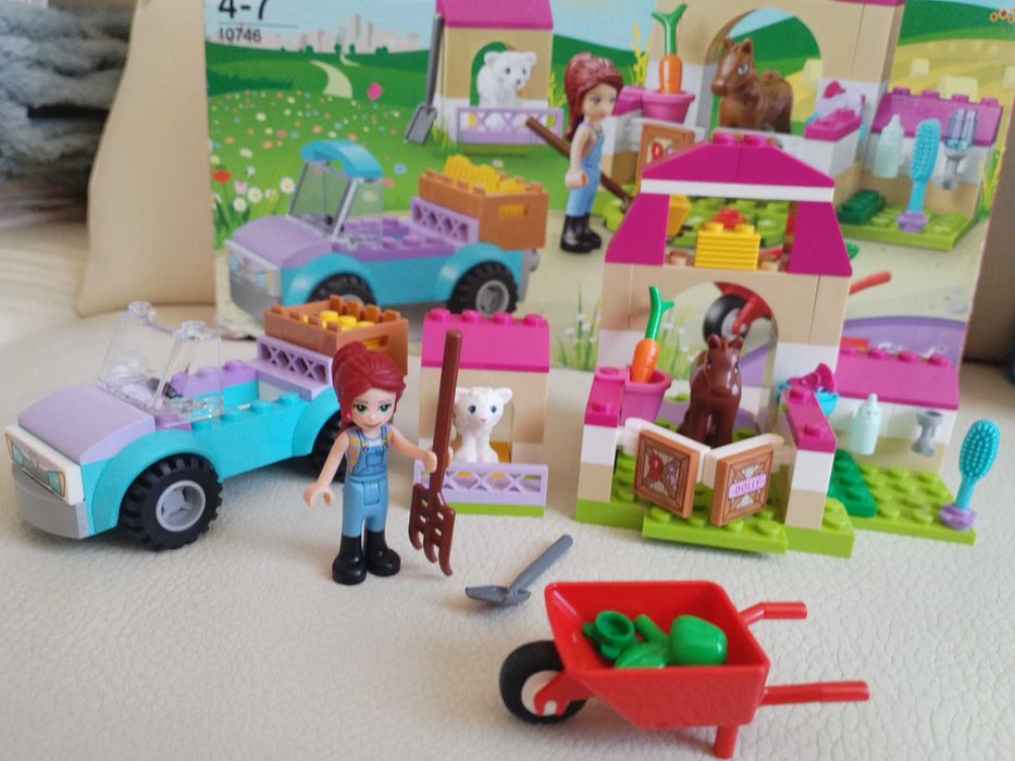 Lego и Playmobil Country