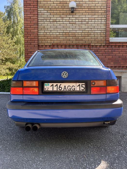 volkswagen vento 1.8