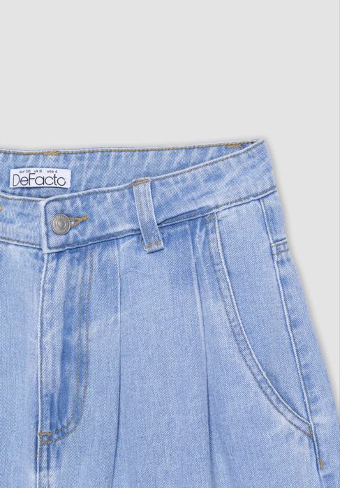 Продам голубые джинсы. Алматы.