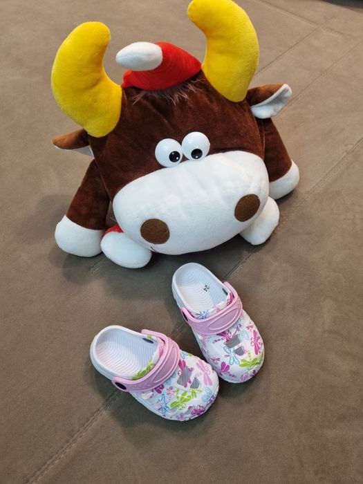 Продам детскую обувь