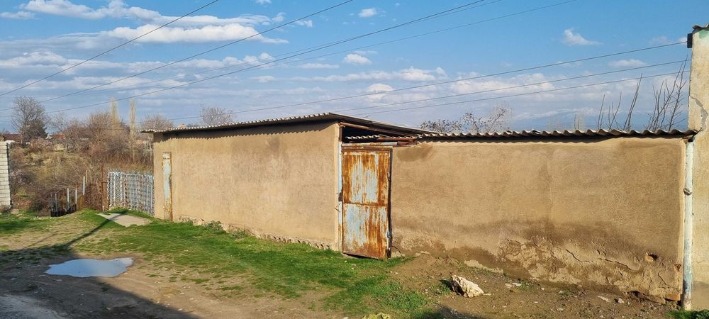 Продается Дом в Чирчике 5 соток + Ферма земля 6 соток.