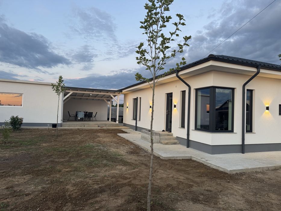 Vand casa zona centura nord str gradinari