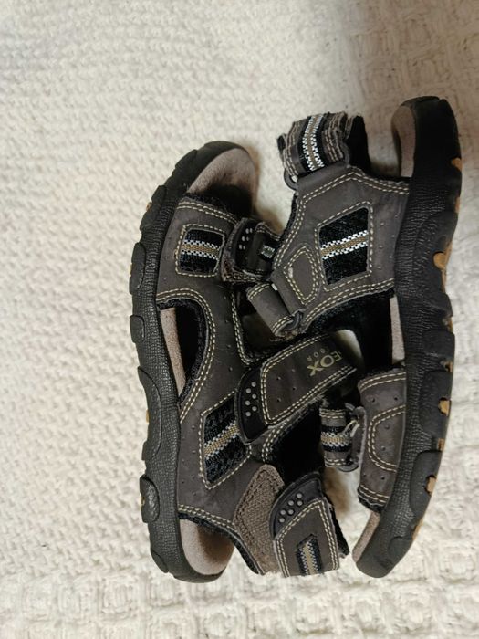 Сандали  clarks 29 номер, geox 31 номер