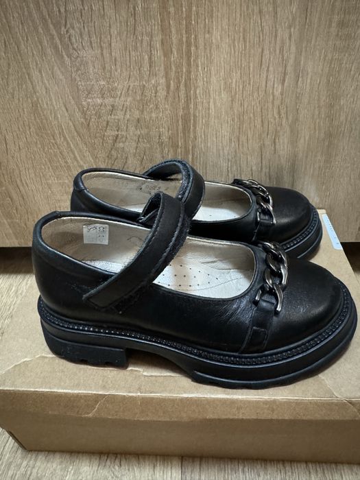 Продам туфли для девочки Shagovita