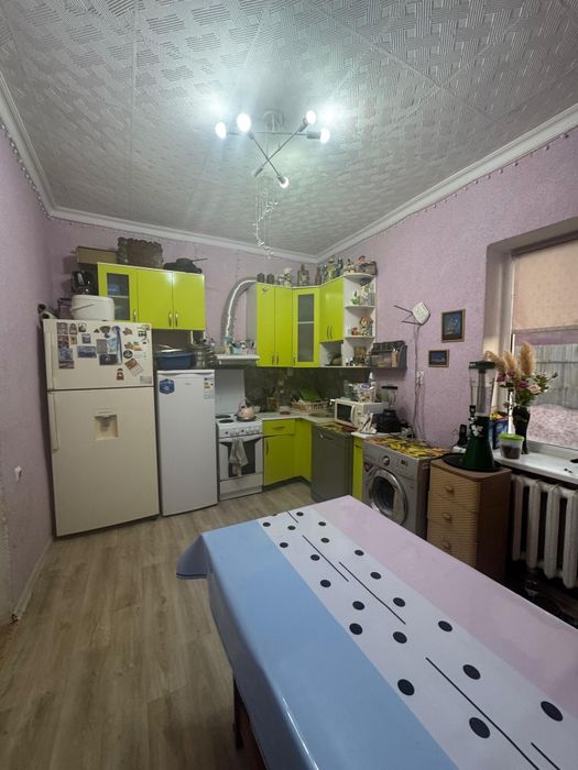 Продам пол дома на 64 квартале