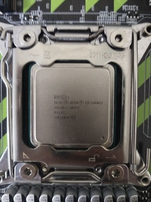 Процессор  E5 2660 v2