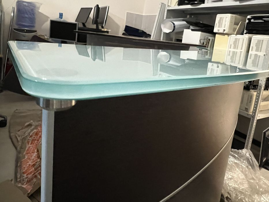 Продам Стол Для Ресепшен Срочно