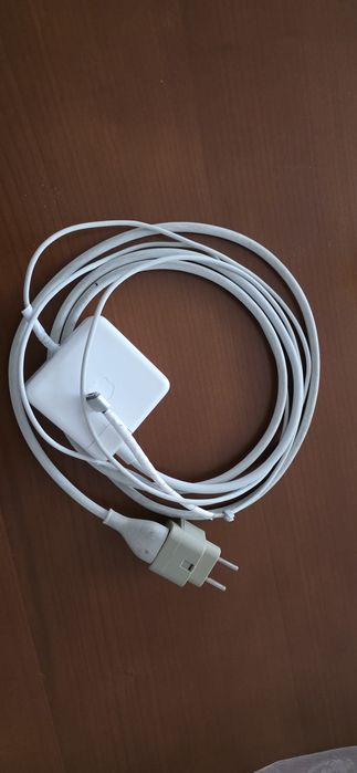 MacBook Pro Retina 13", 256 GB, ideal pentru studenti