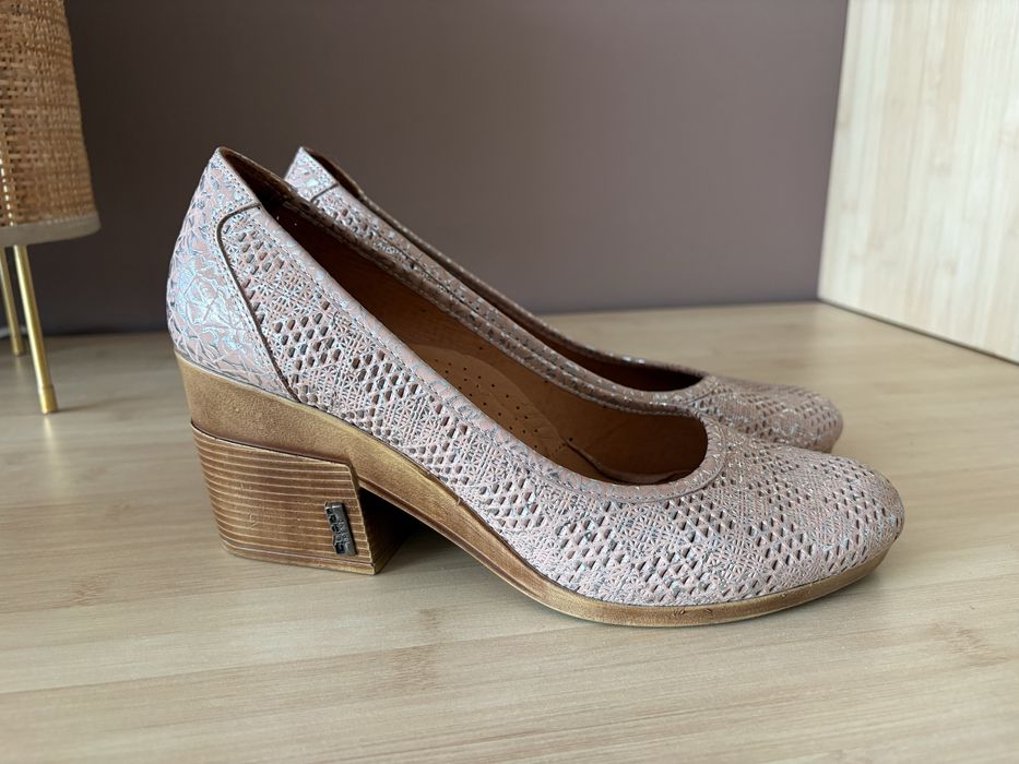 Оптопедични пролетни обувки на леко токче