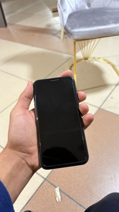 Продам IPhone 11