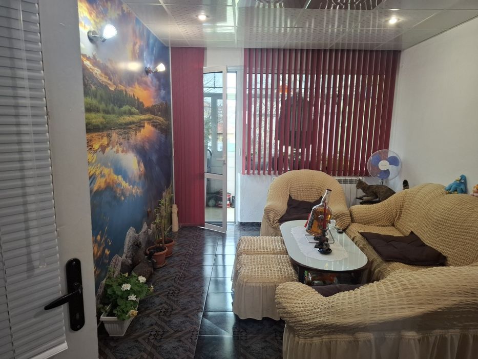 Дава се под наем Многостаен апартамент в Казанлък - 105 кв.м за 144633.45 € - Снимка #2