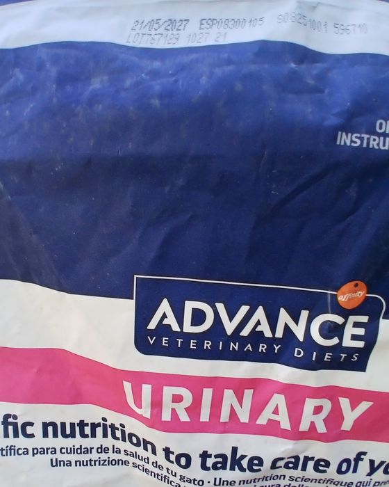 Hrana pisici Advance urinary 8kg