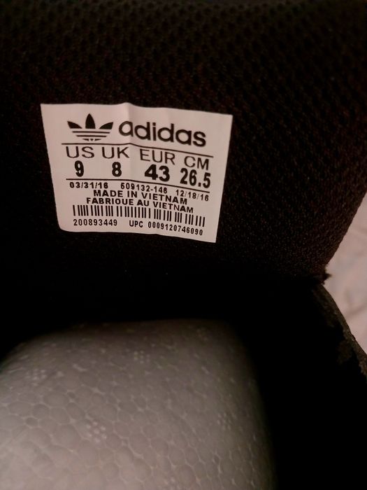 Продам красовки Adidas