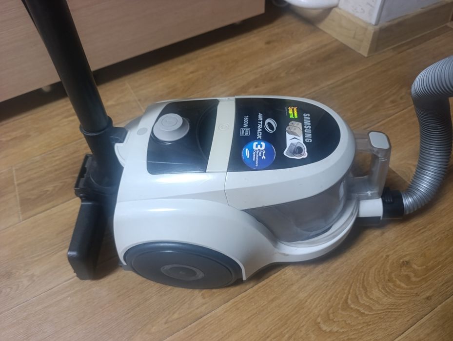 Пылесос Samsung SC4520 Air Track 1600W