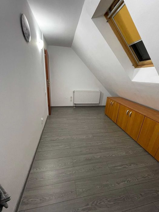 Inchiriez apartament 3 camere , zona Cedonia