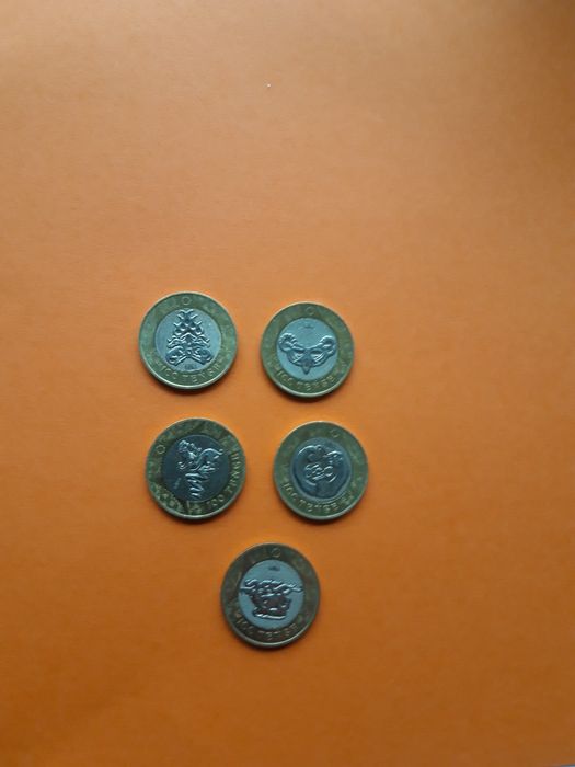 Монеты    номиналом 100 тг