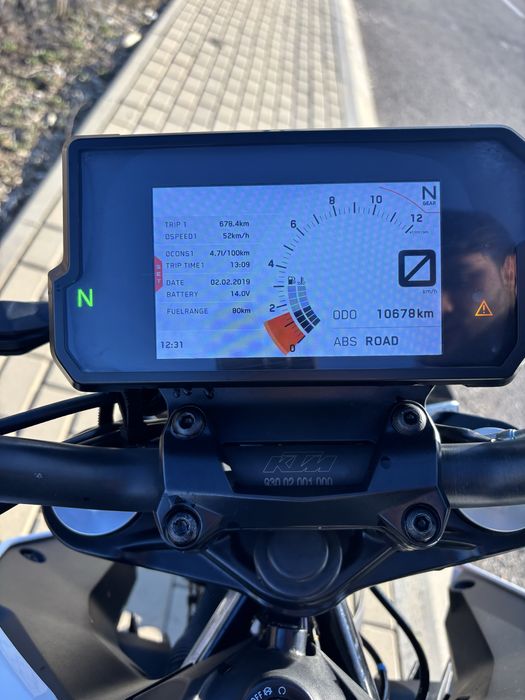 KTM duke 390cc 2022 in stare foarte buna km putini pret bun o vand pentru a mi cumpara un motor mai mare