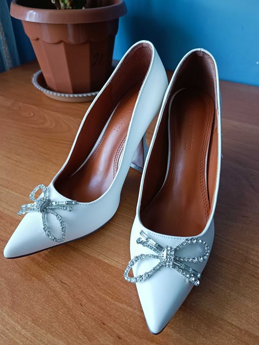 Продам туфли и лоферы