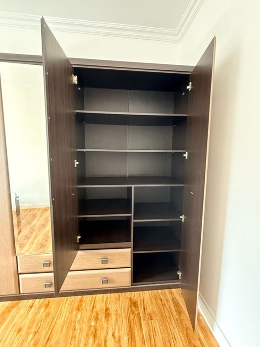 Продам спальный гарнитур