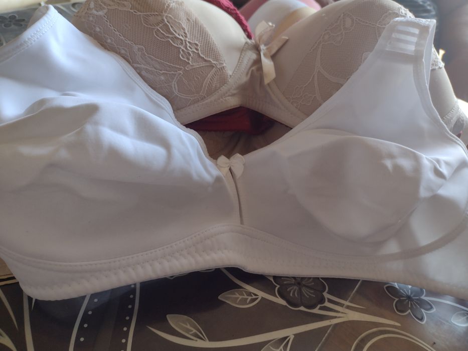 Lot sutiene dama mărime 44/100