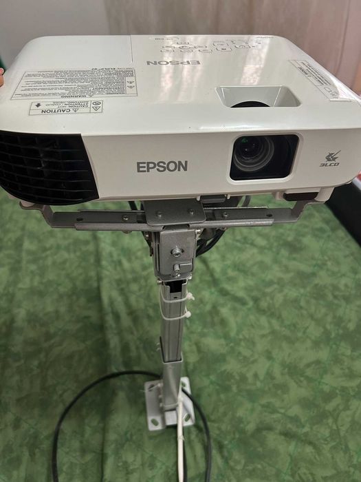 Videoproiector Epson EB-E10