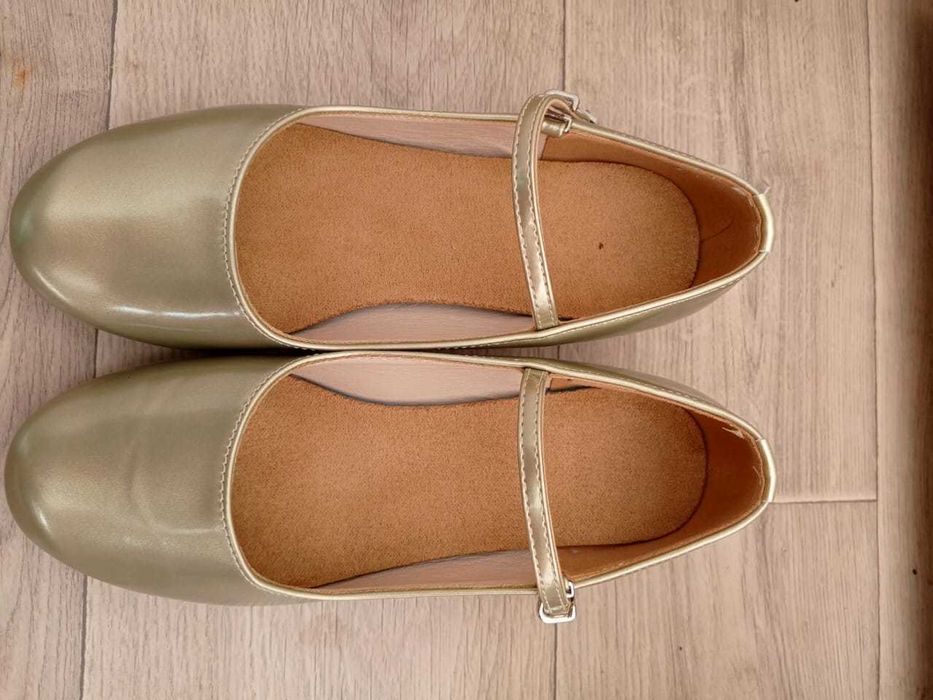 Продам туфли для танцев детские