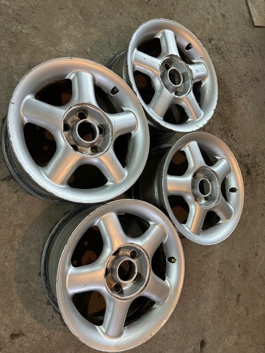 R15 PCD 5*114,3 Комплект легкосплавных дисков
