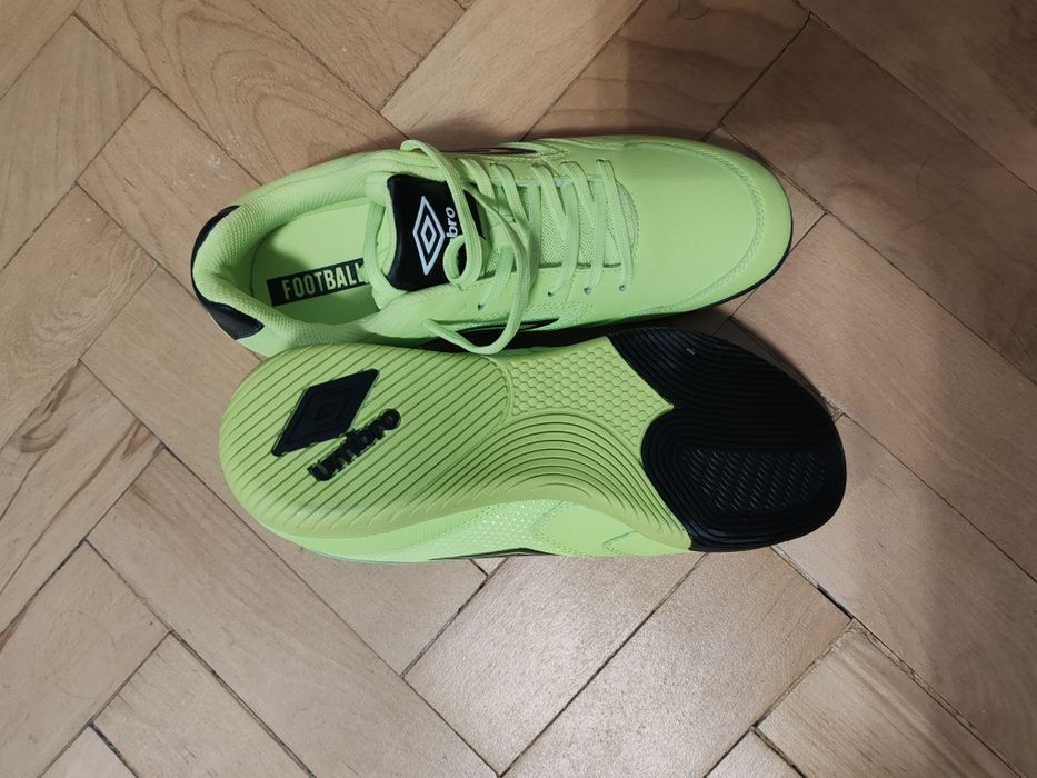 Adidași Umbro sală