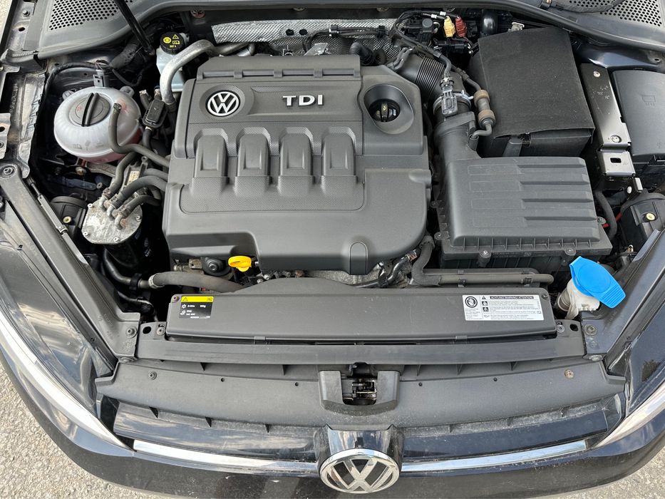 На части Vw Golf 7 1.6tdi CLh комби Голф 105кс дистроник навигация