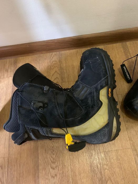 Продам сноуборд и ботинки