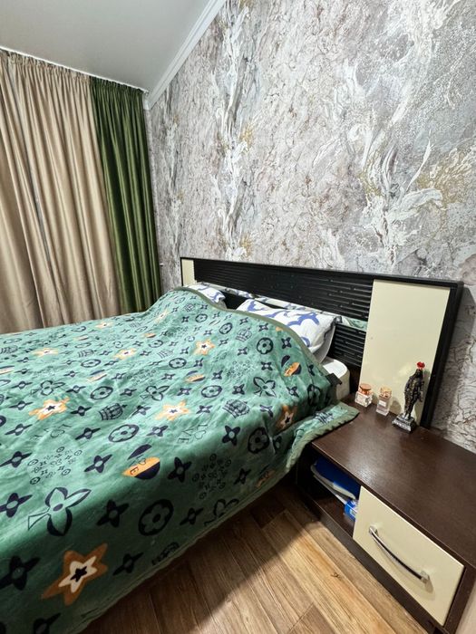 Продам спальный гарнитур