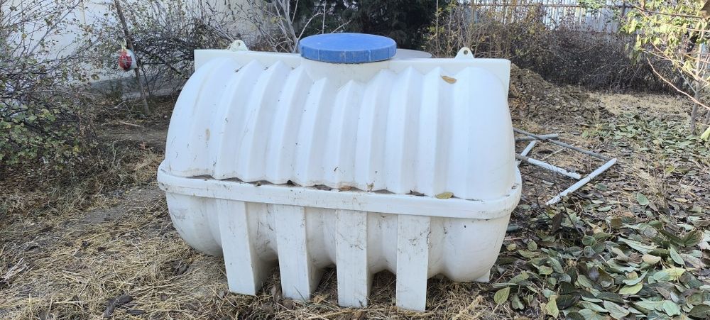 Бочка ёмкость 2 тонналик сотилади