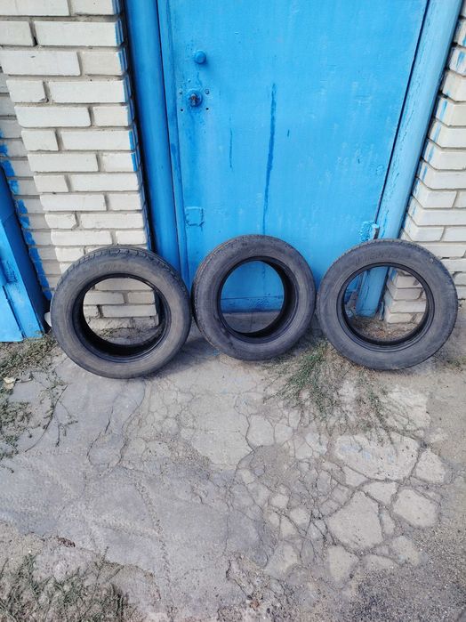 Продам летнию резину.