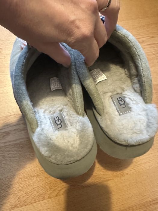 Papuci UGG platforma