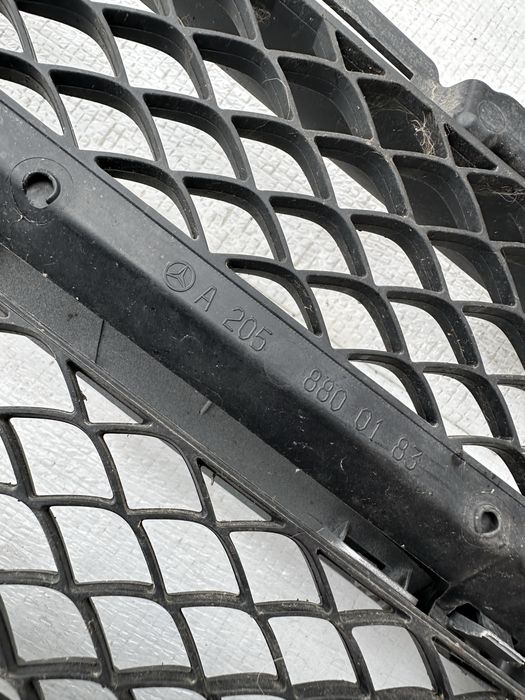 Grilă radiator mercedes c class w205.cod:a2058800183.