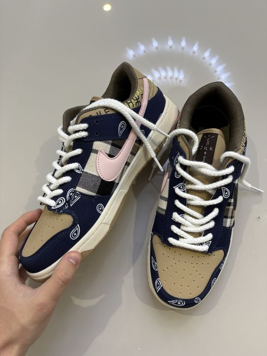 Dunk low travis scott