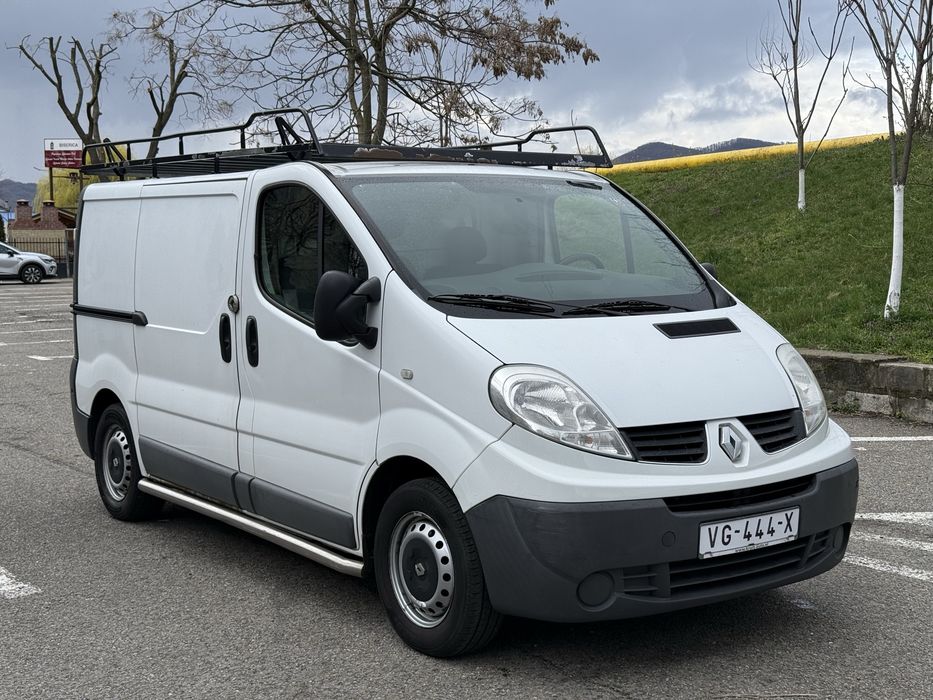 Renault Trafic 2.0 Dci Euro 5 cu 3 Locuri si Marfa