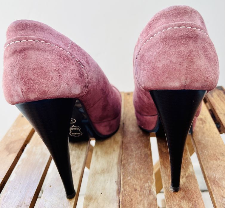 Pantofi piele, noi, cu toc, nr 37, Marelbo
